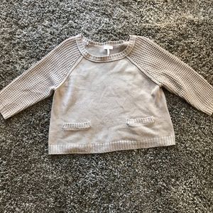 Quarter- sleeve sweater
